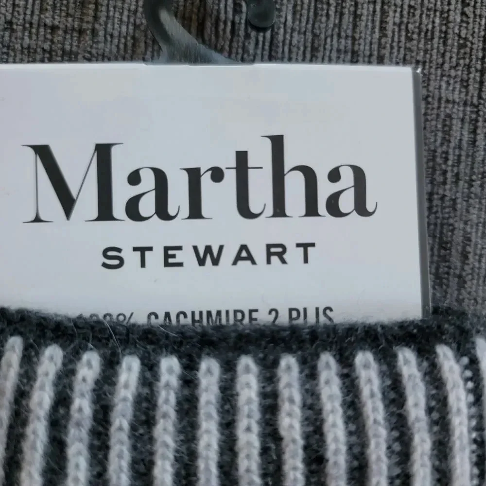 NWT Martha STEWART 100% 2 -PLY CASHMERE WOMEN'S dark Heather Grey WINTER…